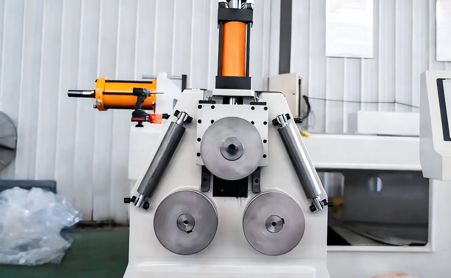 고정밀 CNC 튜브 롤 벤딩 머신 고정밀 CNC 튜브 롤 벤딩 머신